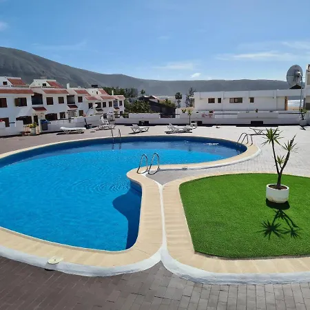 Colina Apartment Sea view , Los Cristianos ,pool WIFI