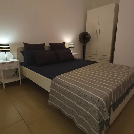 Colina Apartment Sea View - Pool & Wifi , Los Cristianos Apartament
