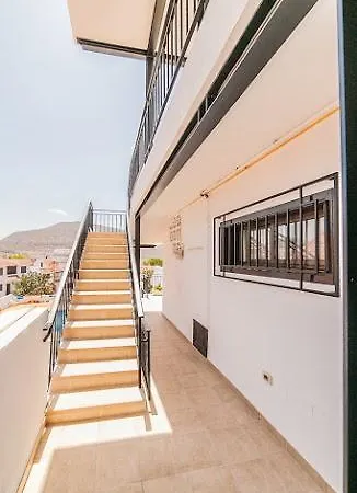アパート Colina Apartment Sea View - Pool & Wifi , Los Cristianos *