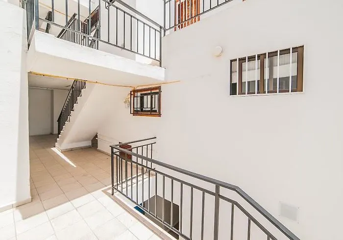 Colina Sea View - Pool & Wifi , Cristianos לוס כריסטיאנוס